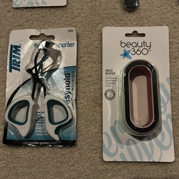 Beauty products - Picture 2 of 3